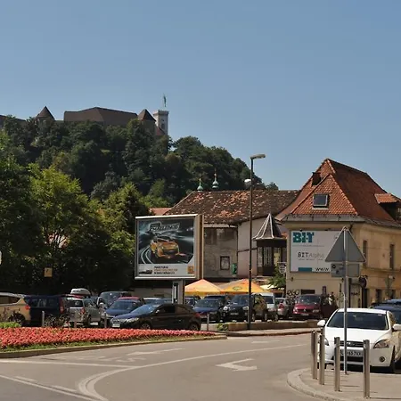 Spacious Nika 2 Tour As Daire *