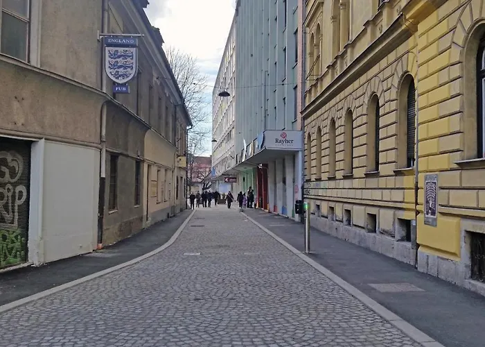 Apartman Spacious Nika 2 Tour As *